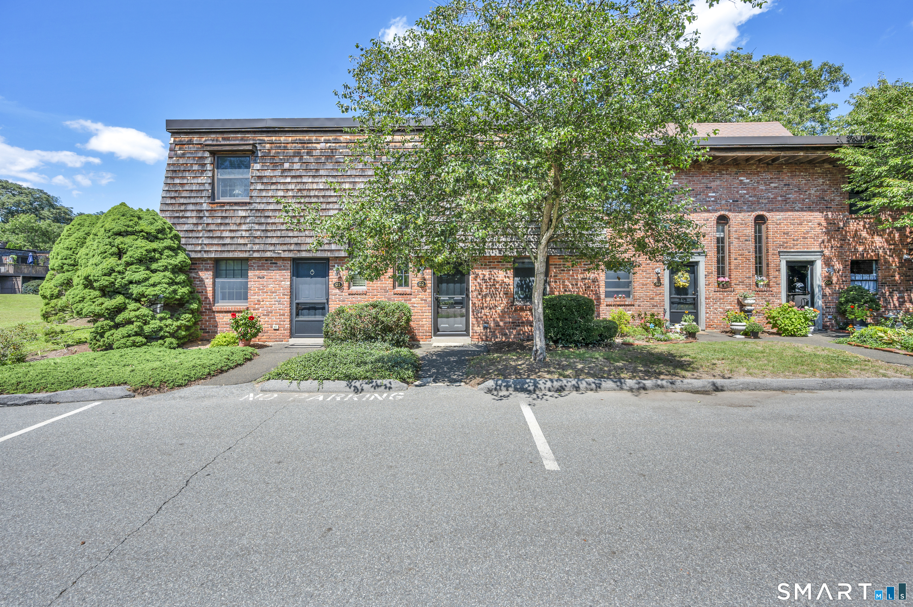 85 River Road Essex CT 06426