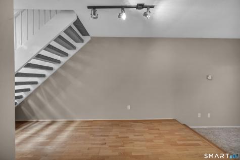 85 River Road Essex CT 06426