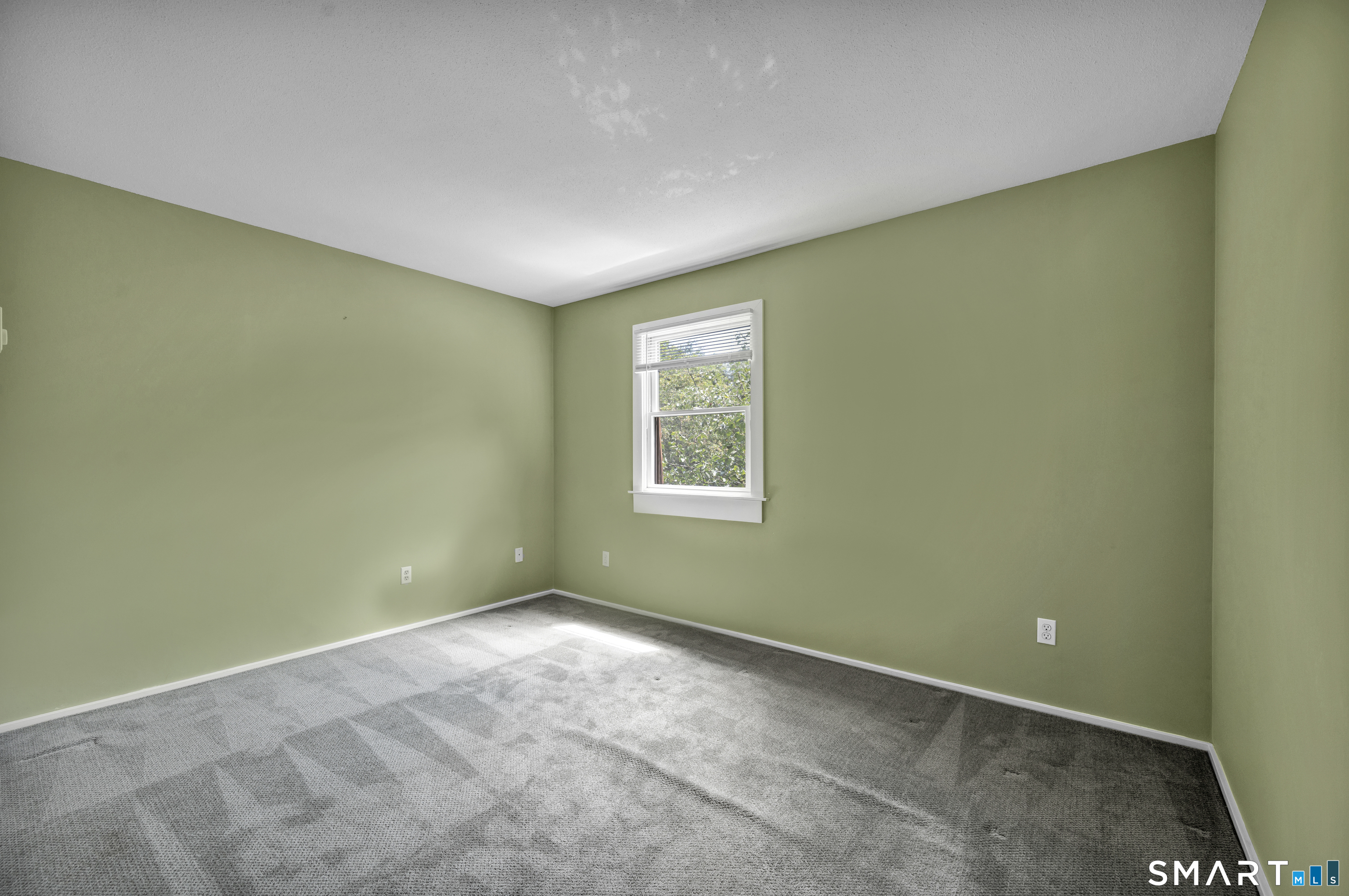 85 River Road Essex CT 06426