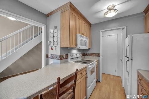 85 River Road Essex CT 06426