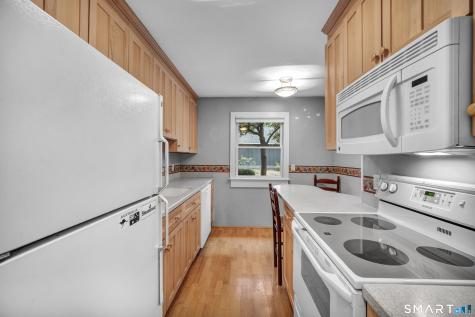 85 River Road Essex CT 06426