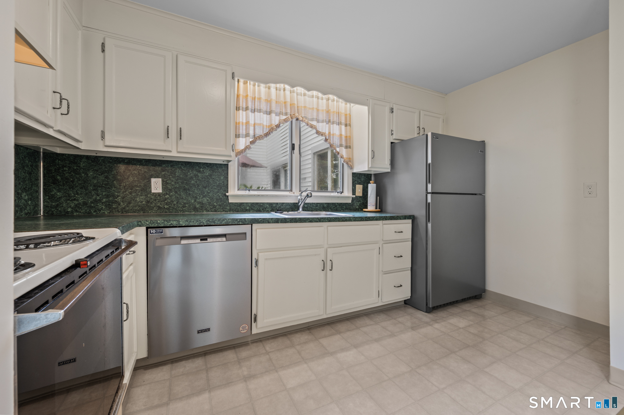 492 Dowd Avenue Canton CT 06019