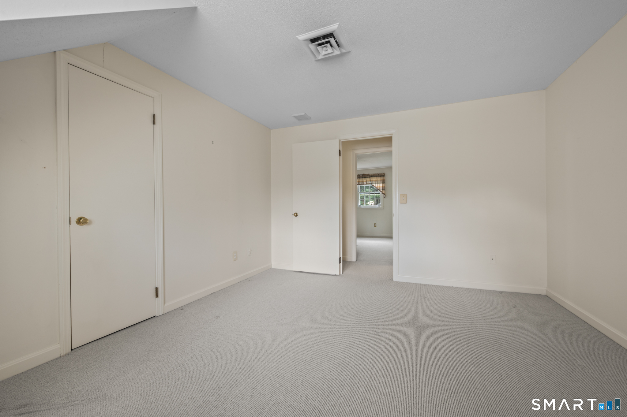 492 Dowd Avenue Canton CT 06019
