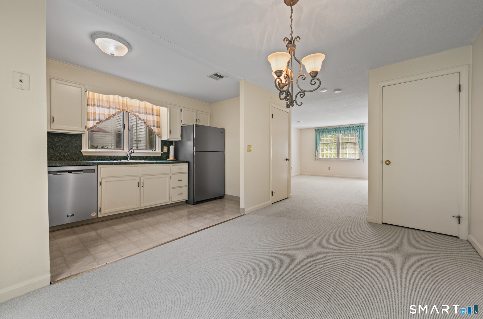 492 Dowd Avenue Canton CT 06019