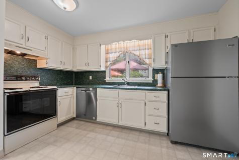 492 Dowd Avenue Canton CT 06019