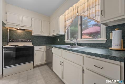 492 Dowd Avenue Canton CT 06019