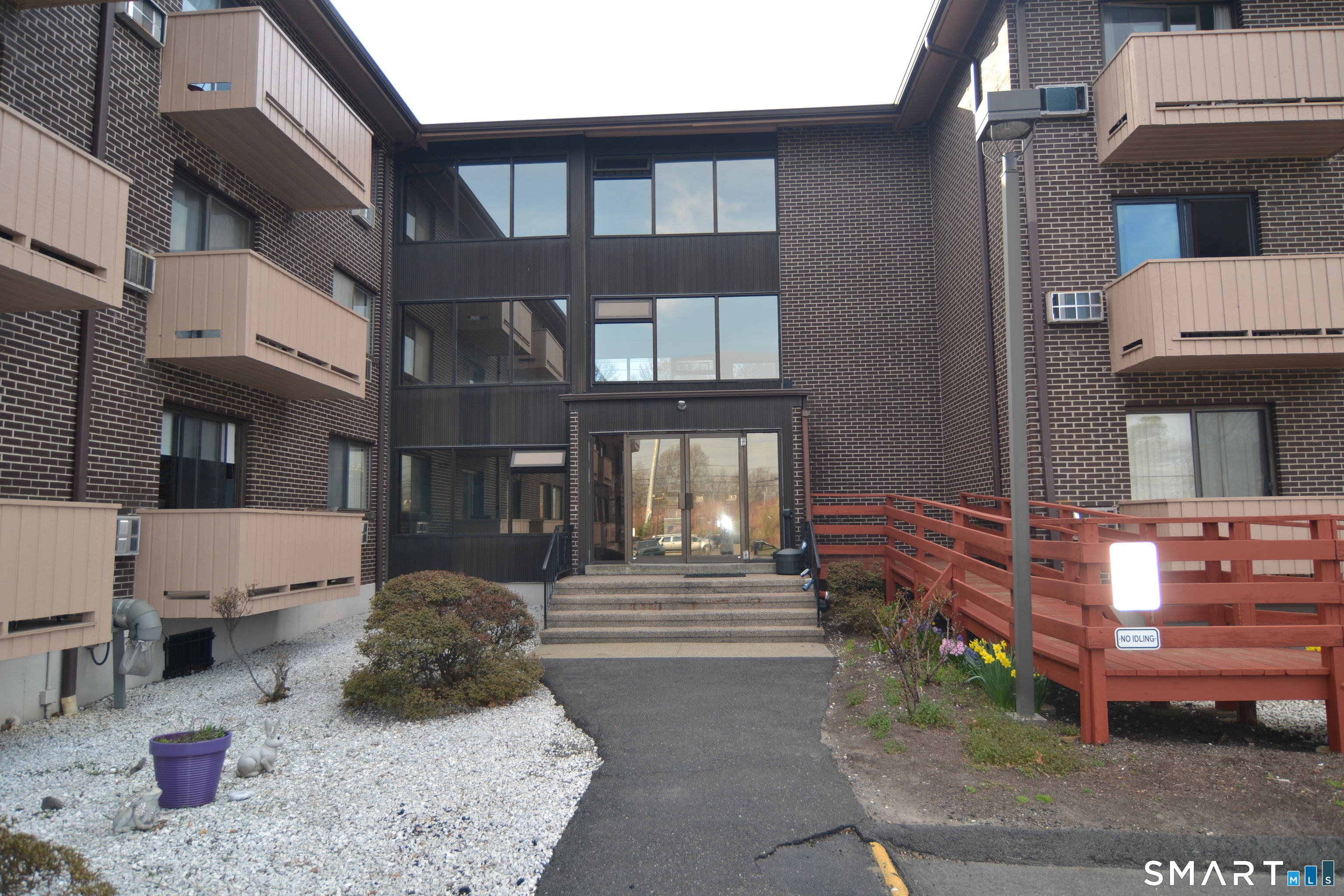 40 California Street Stratford CT 06615