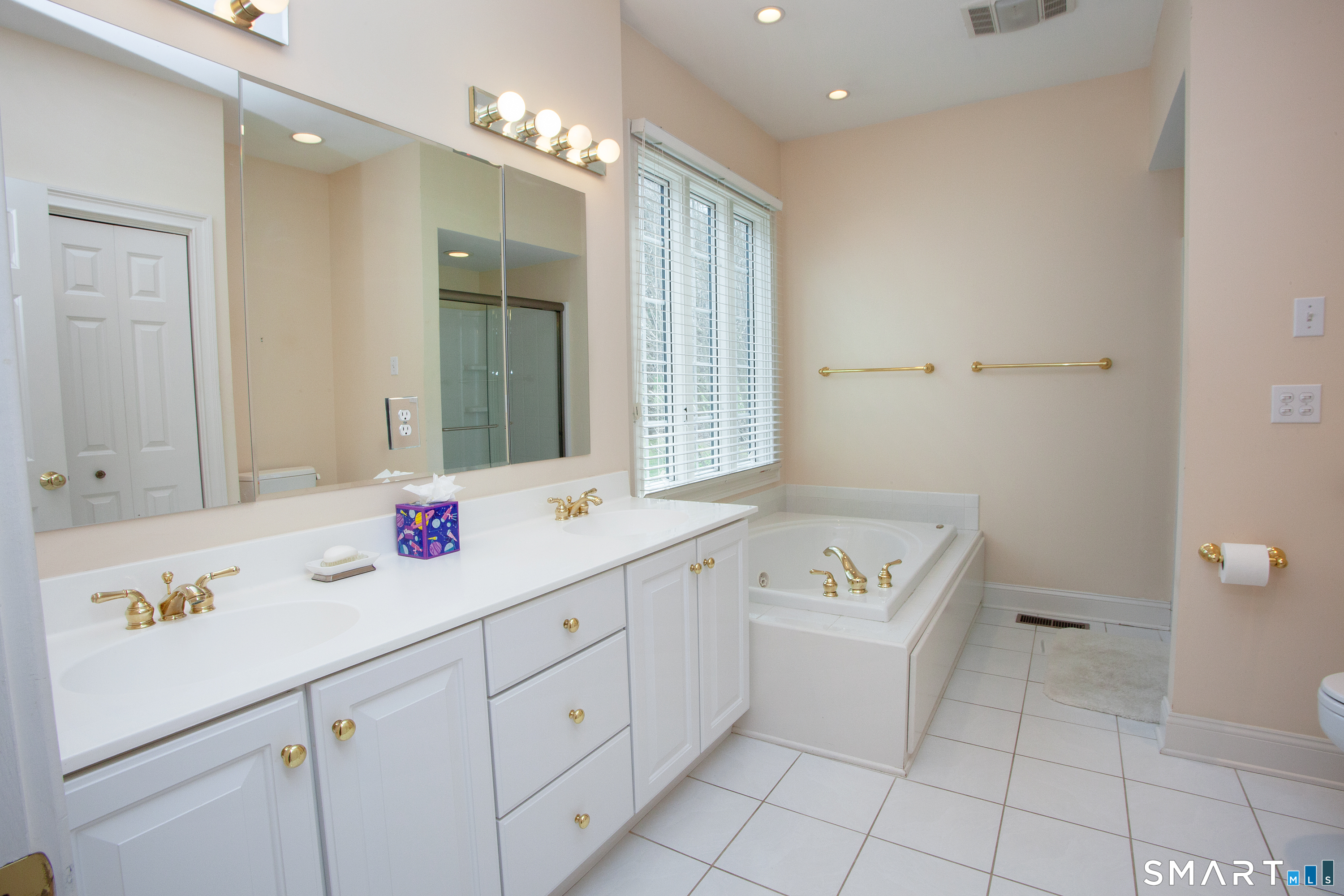 3 Eagles Glen Avon CT 06001