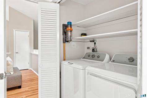 8 Lyle Court Farmington CT 06032