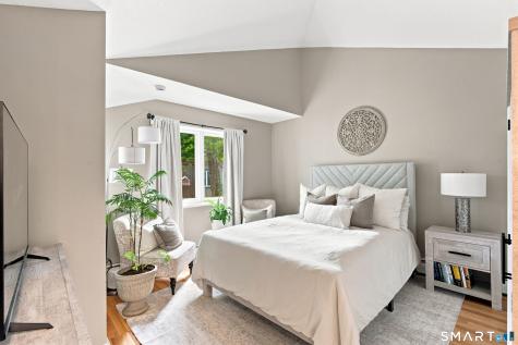 8 Lyle Court Farmington CT 06032