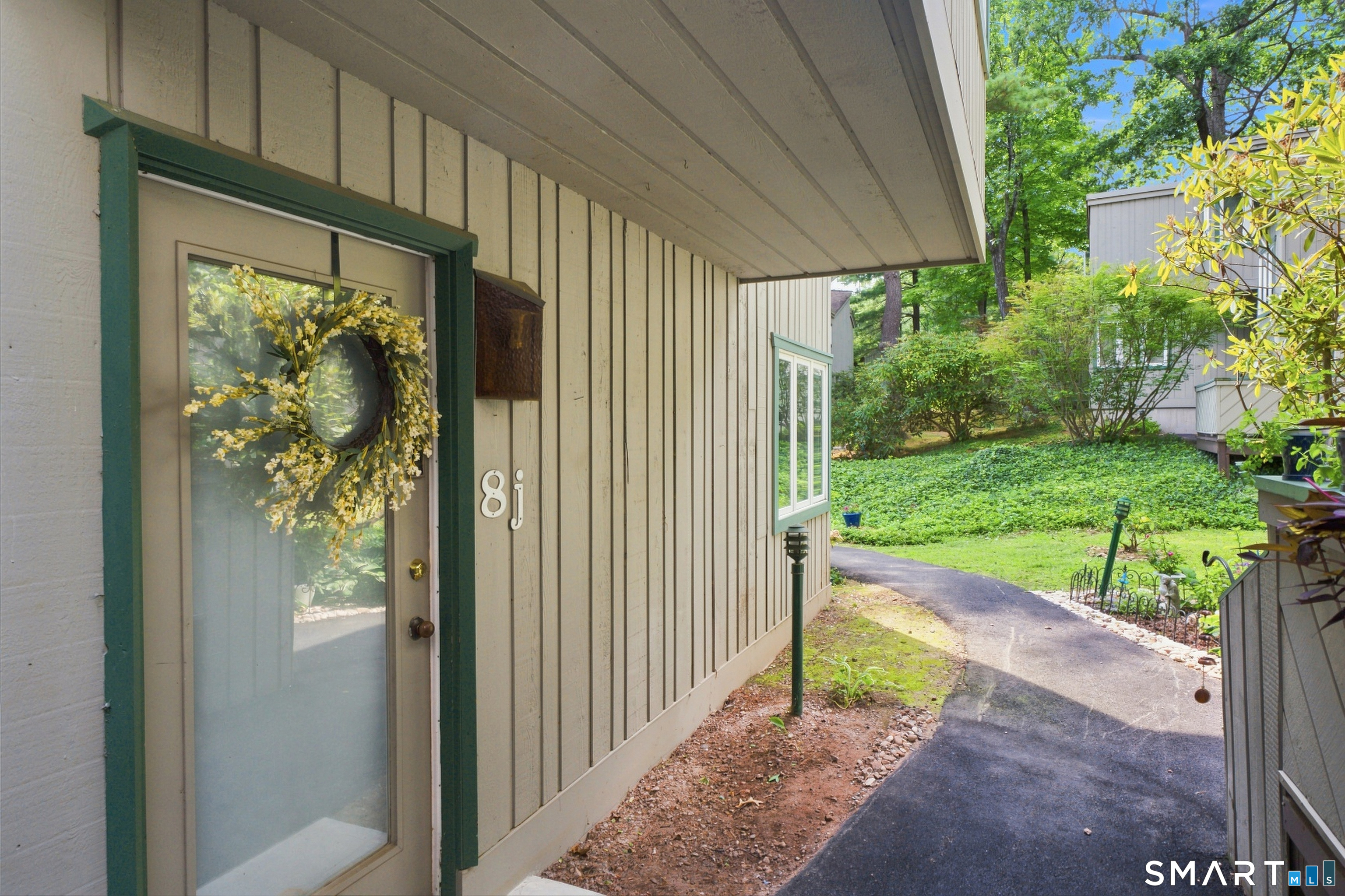 8 Lyle Court Farmington CT 06032