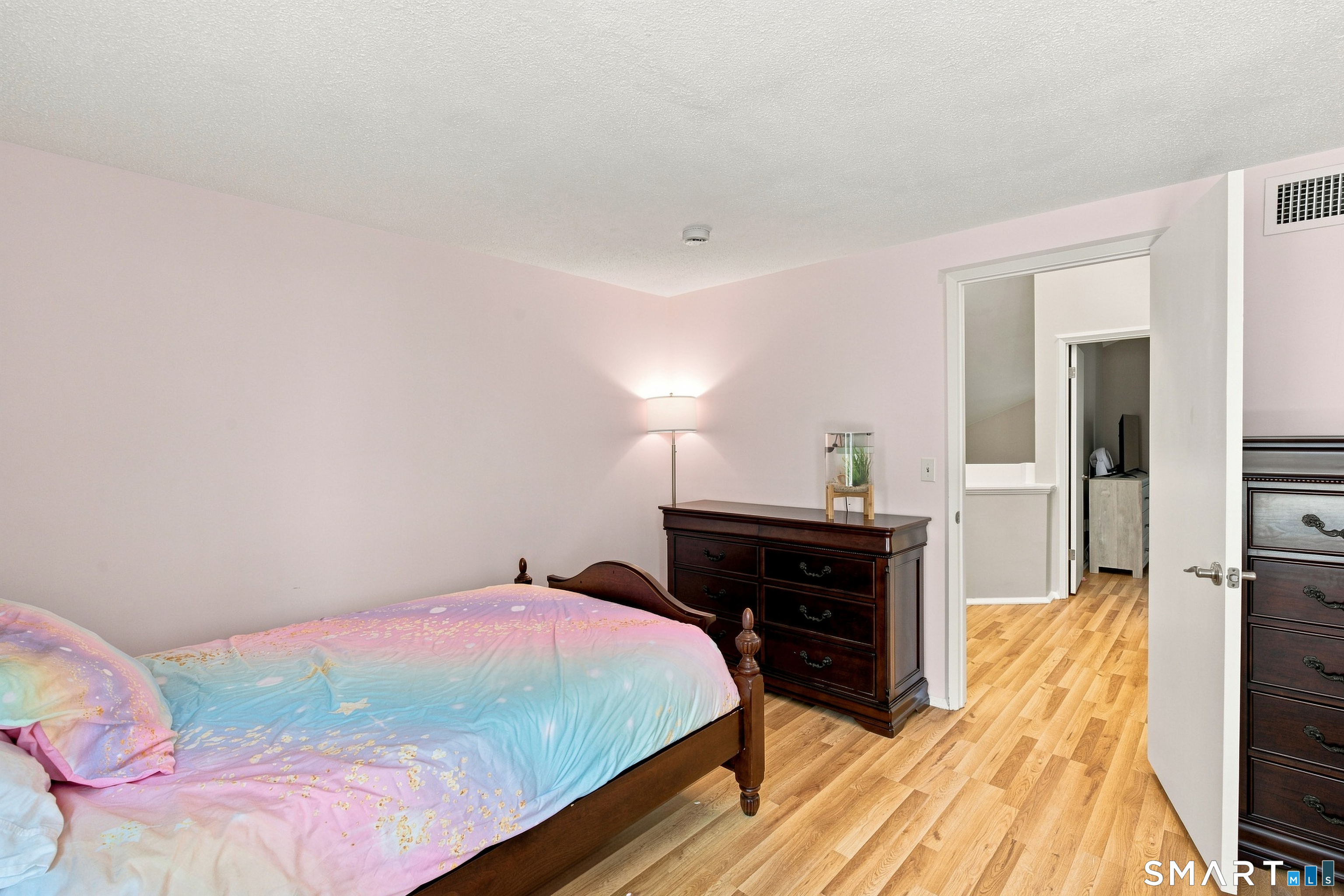 8 Lyle Court Farmington CT 06032