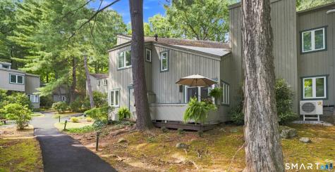 8 Lyle Court Farmington CT 06032