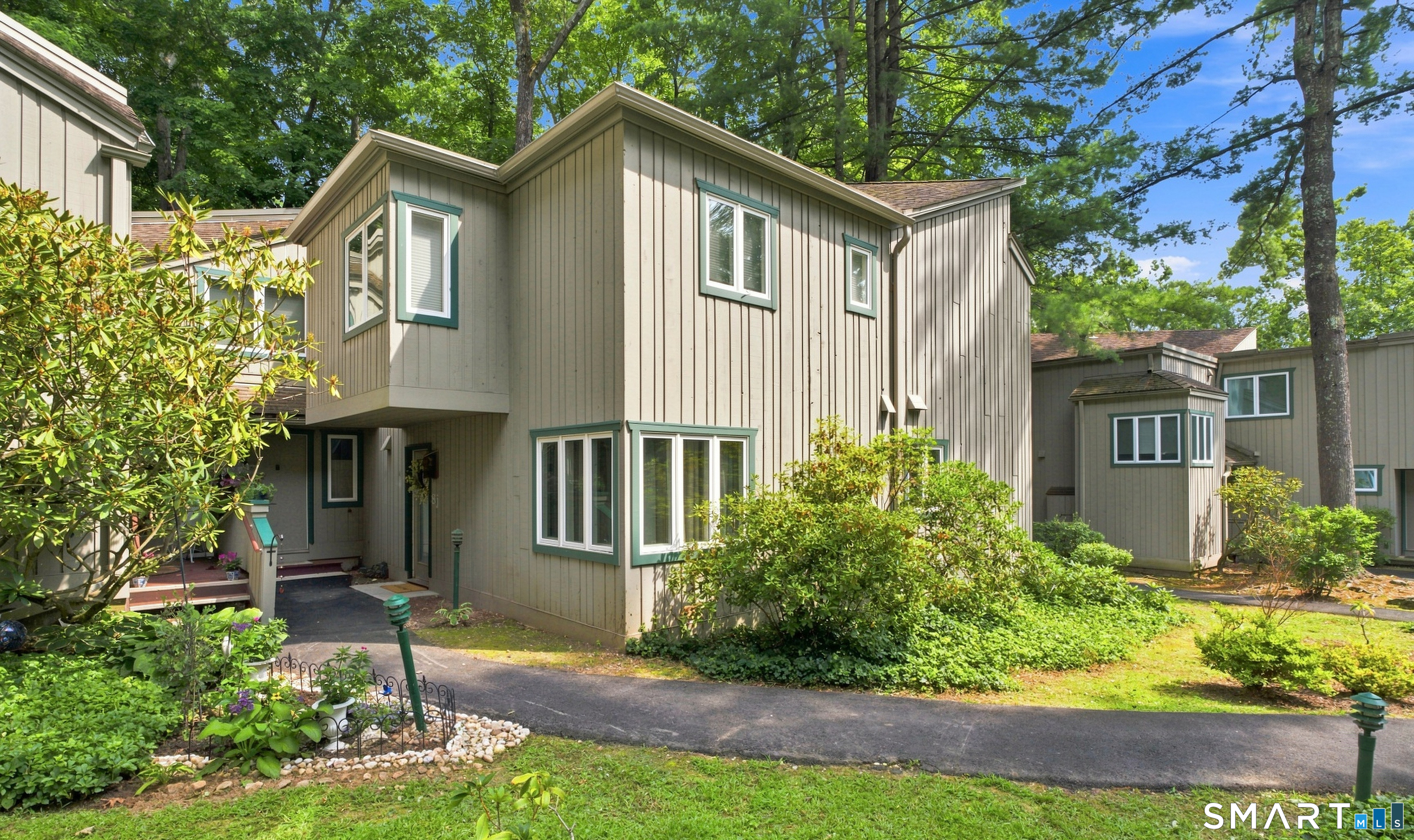 8 Lyle Court Farmington CT 06032