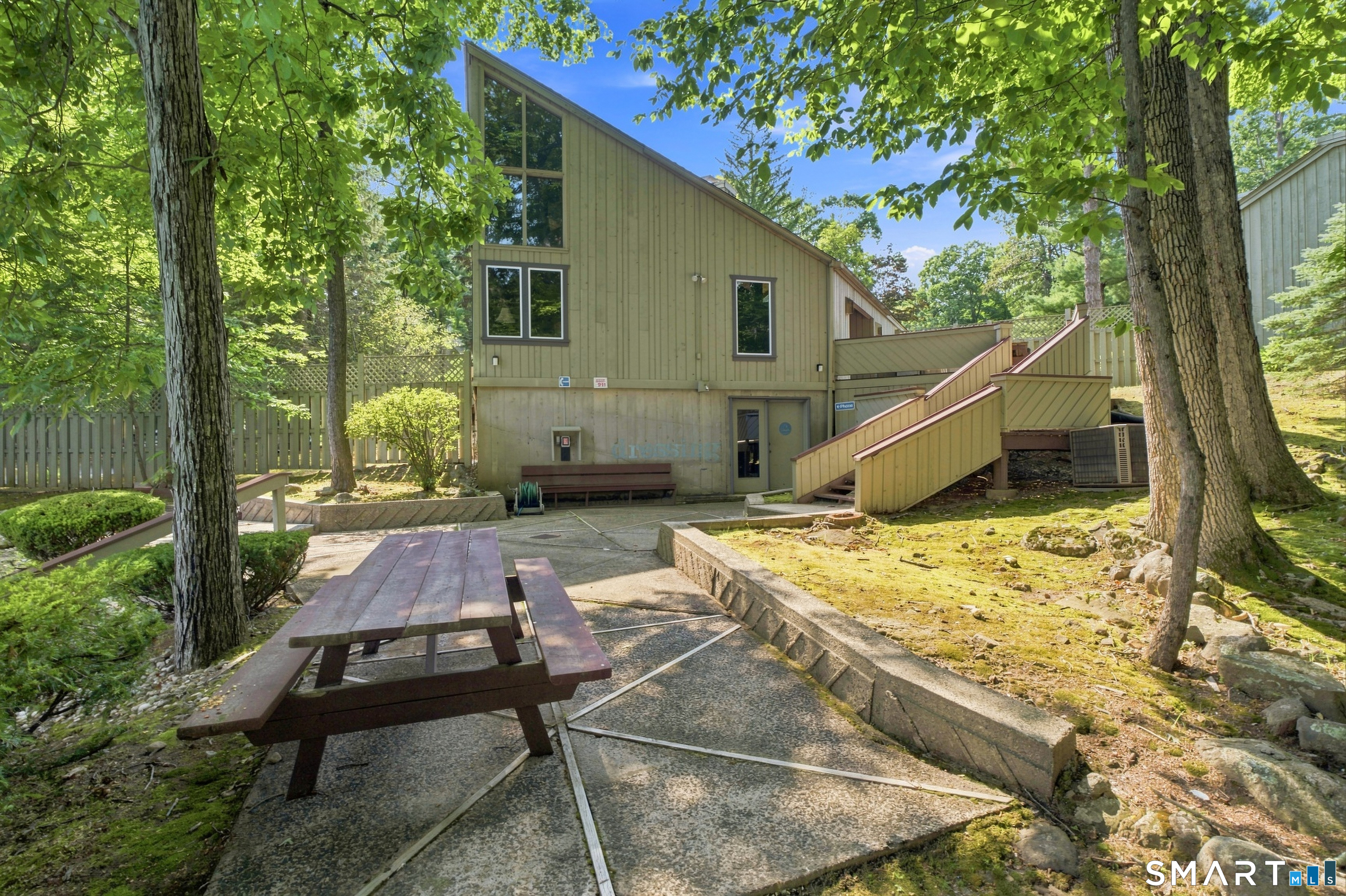 8 Lyle Court Farmington CT 06032