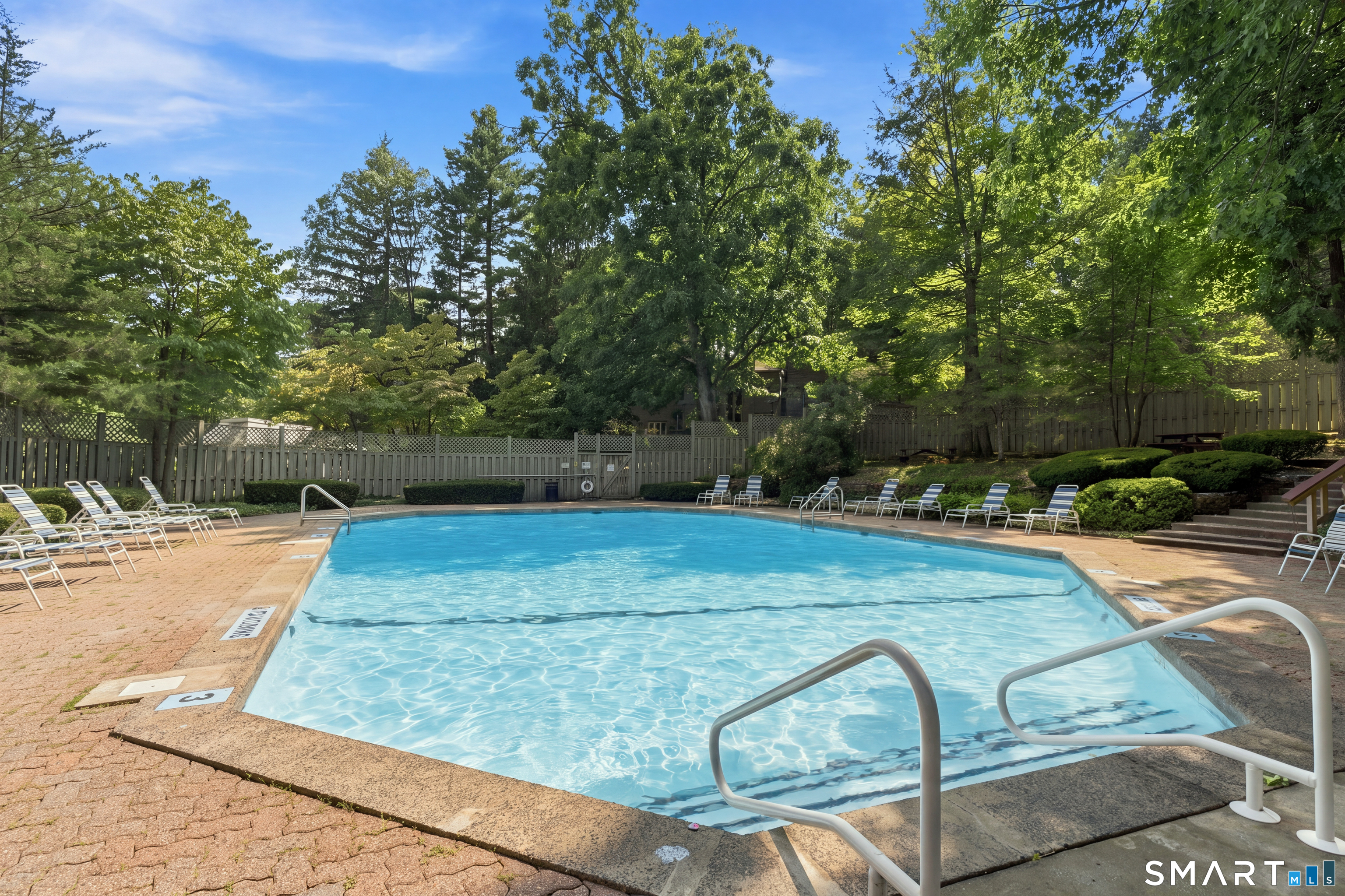 8 Lyle Court Farmington CT 06032