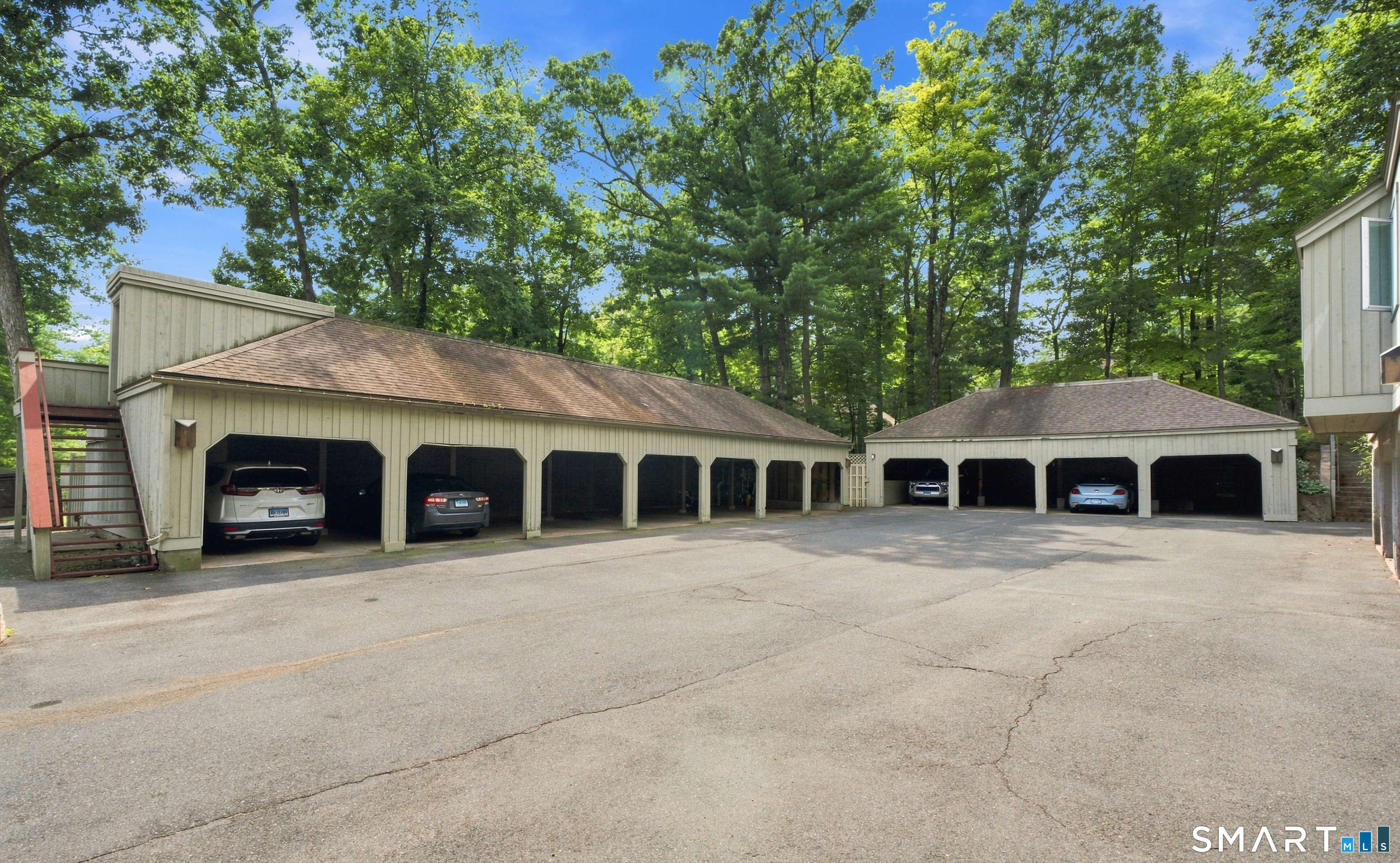 8 Lyle Court Farmington CT 06032