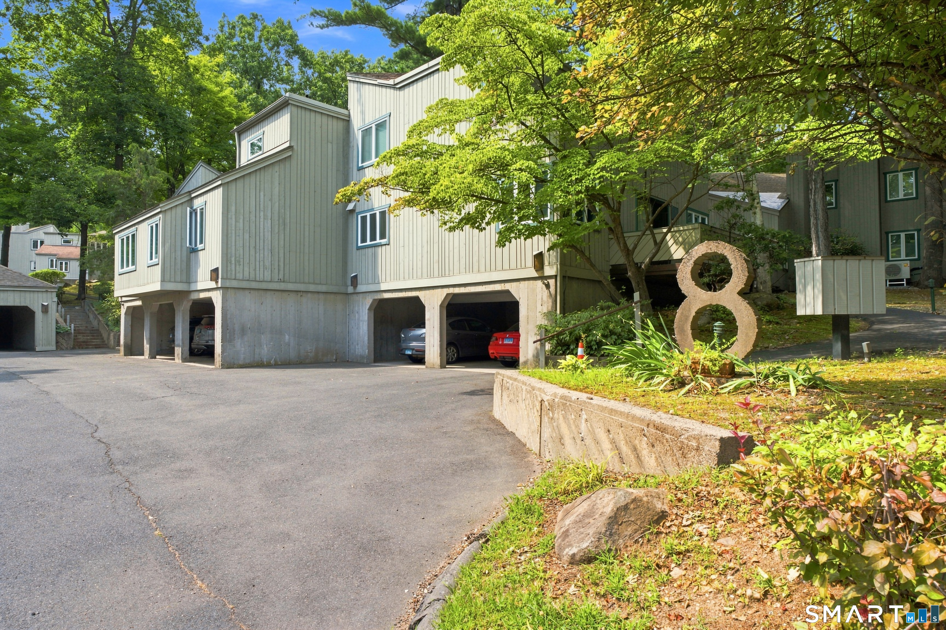 8 Lyle Court Farmington CT 06032