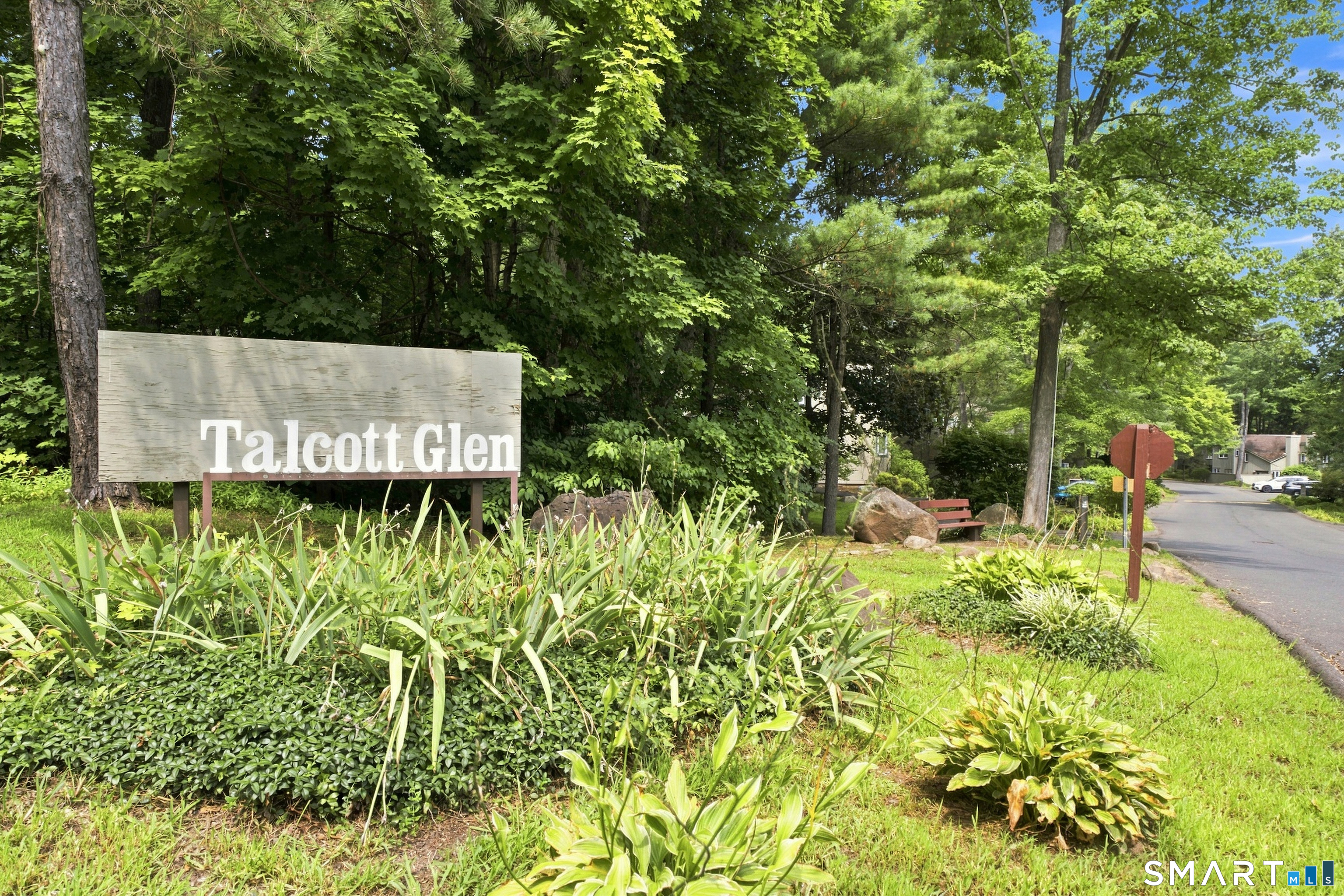 8 Lyle Court Farmington CT 06032