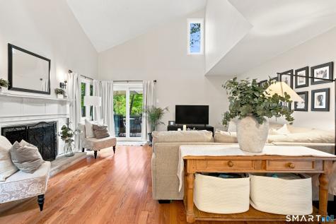 8 Lyle Court Farmington CT 06032