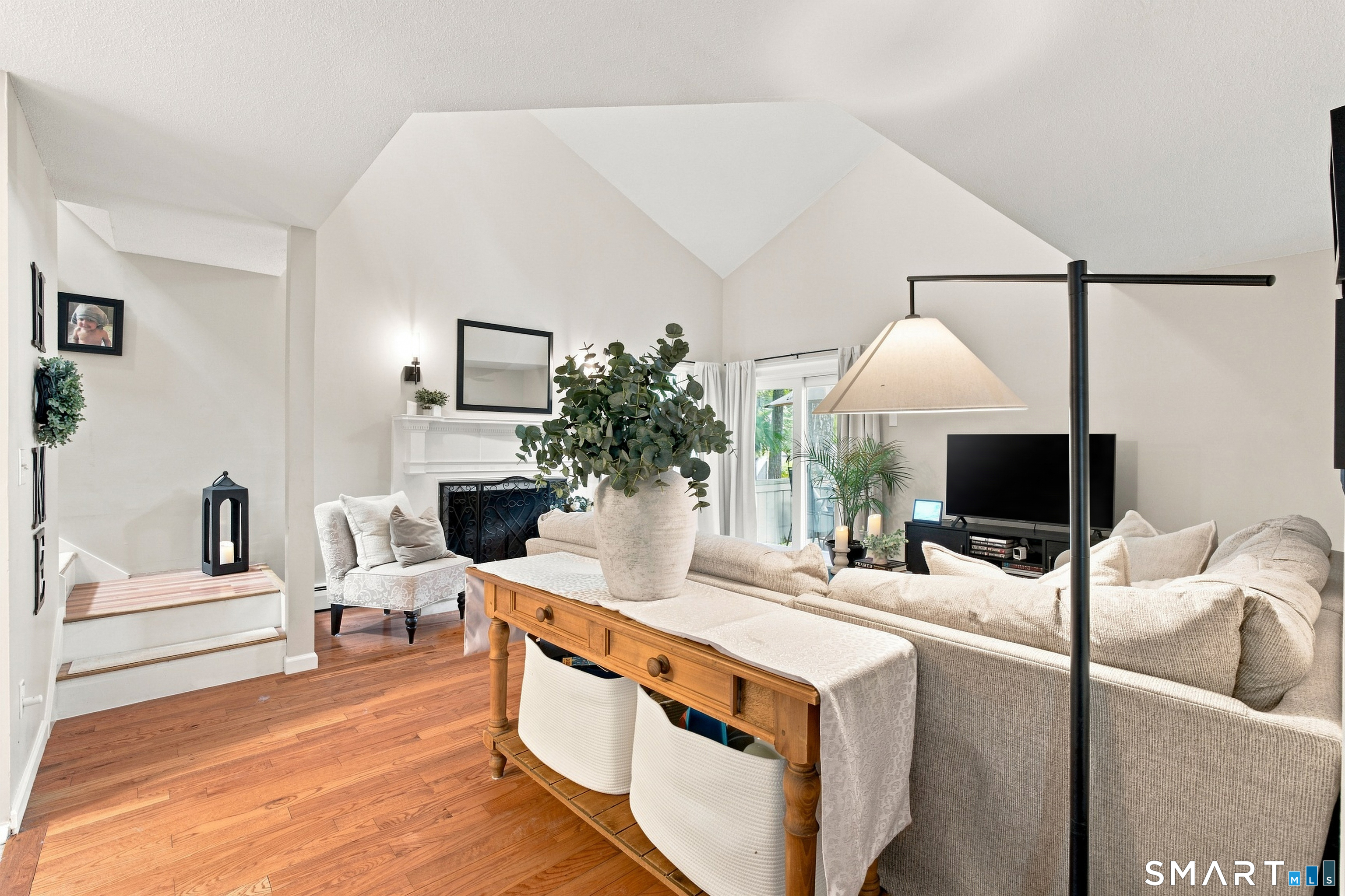 8 Lyle Court Farmington CT 06032