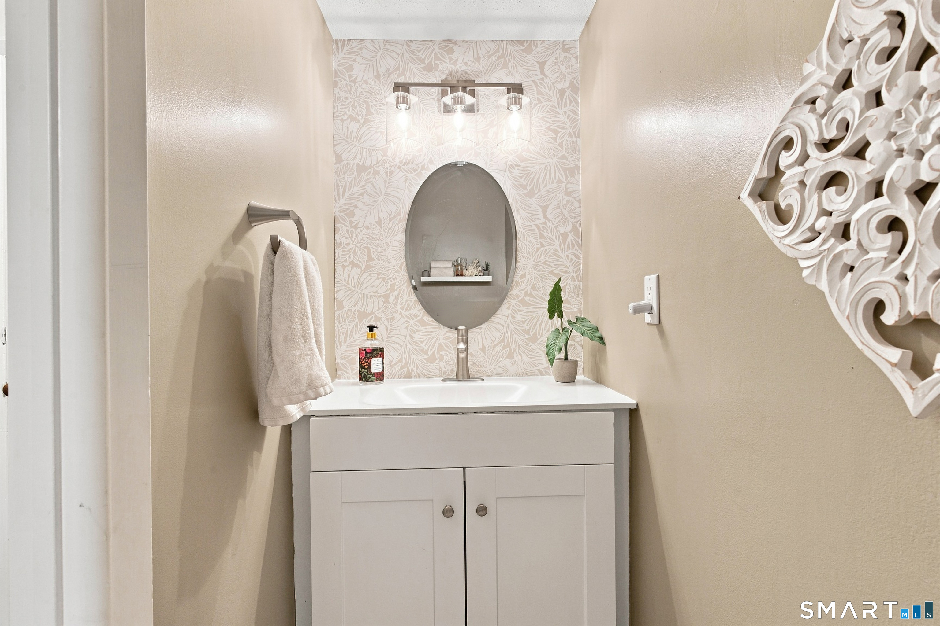 8 Lyle Court Farmington CT 06032