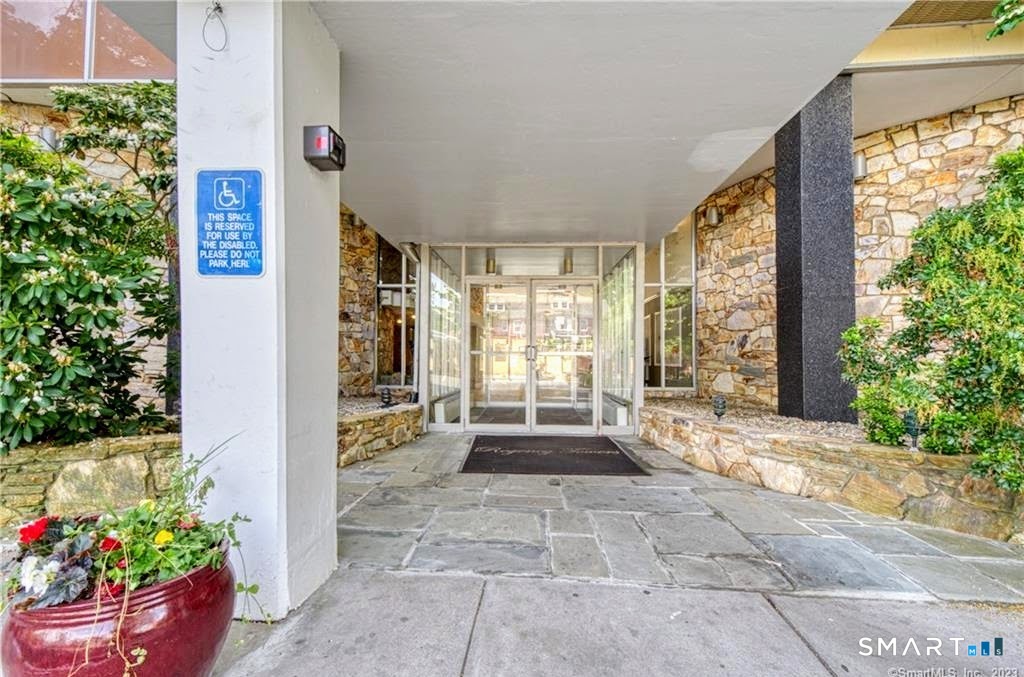 30 Woodland Street Hartford CT 06105