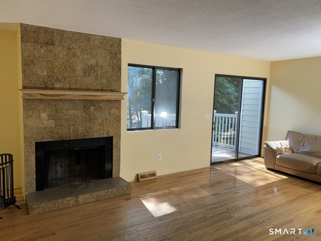 54 Currier Place Cheshire CT 06410