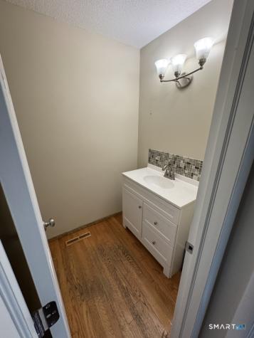 54 Currier Place Cheshire CT 06410