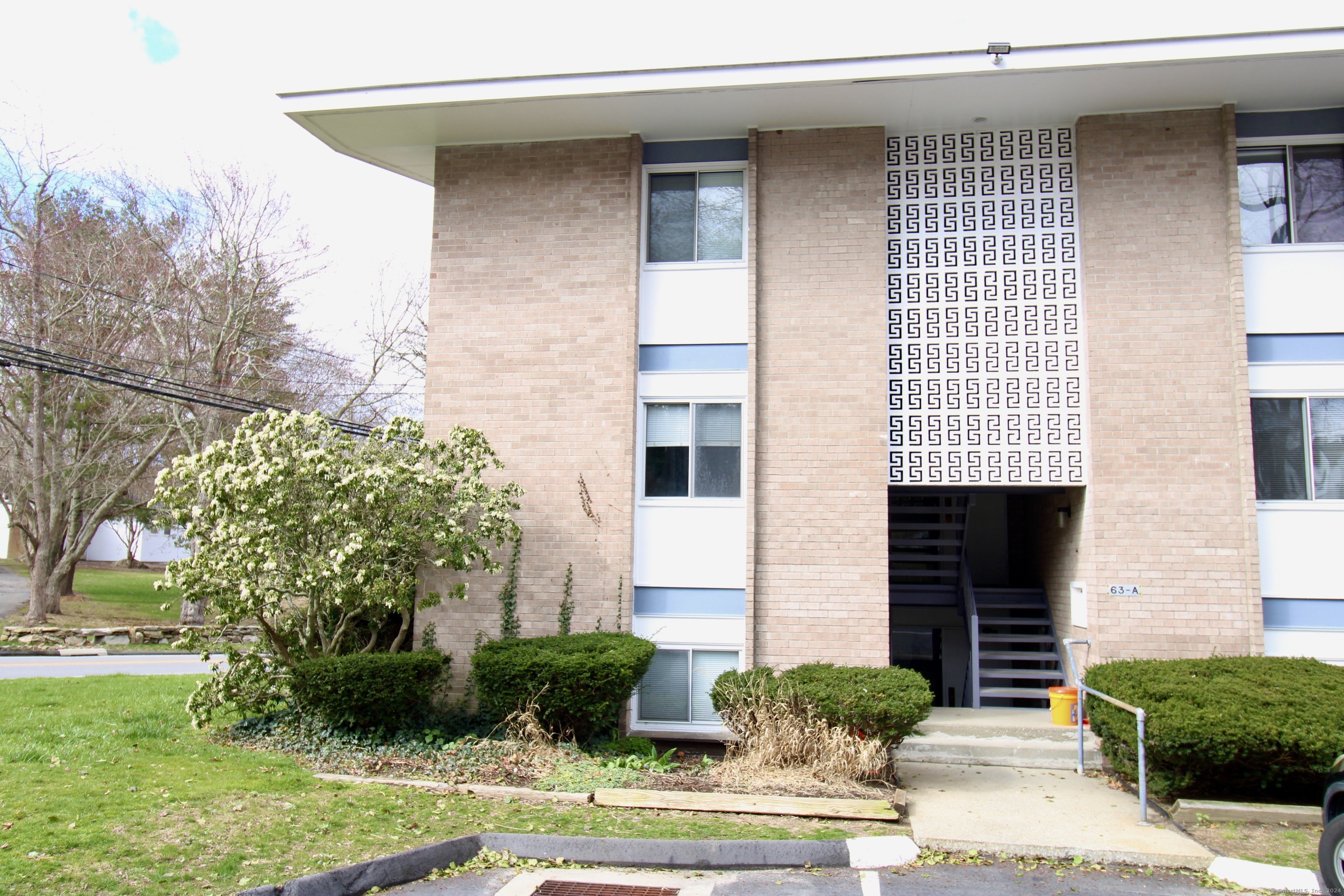 63 Niles Hill Road New London CT 06320