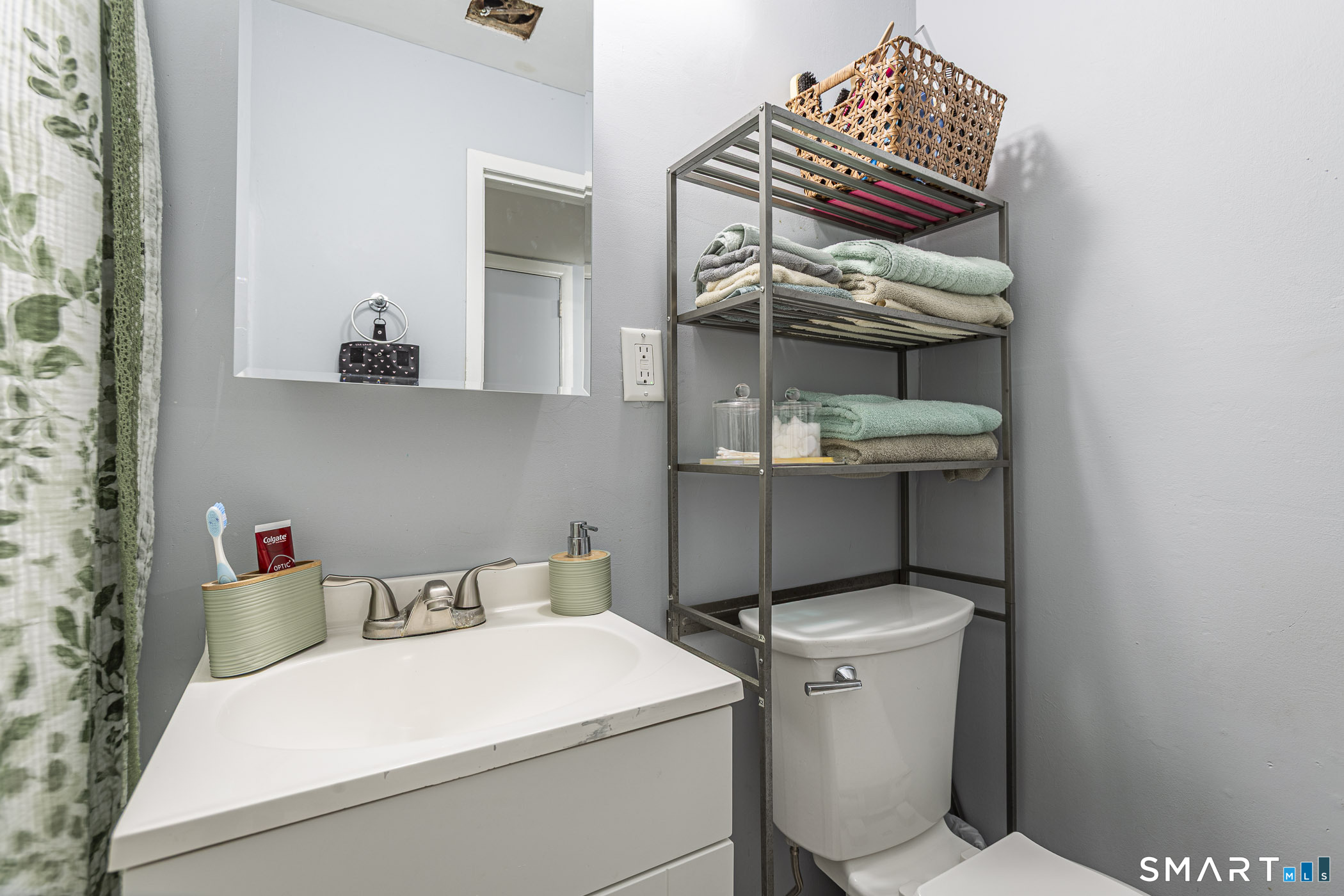 11 Cedar Court East Haven CT 06512