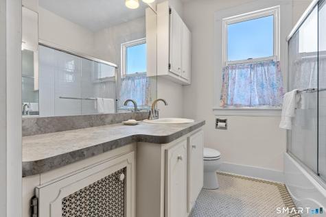 21 Robin Road West Hartford CT 06119