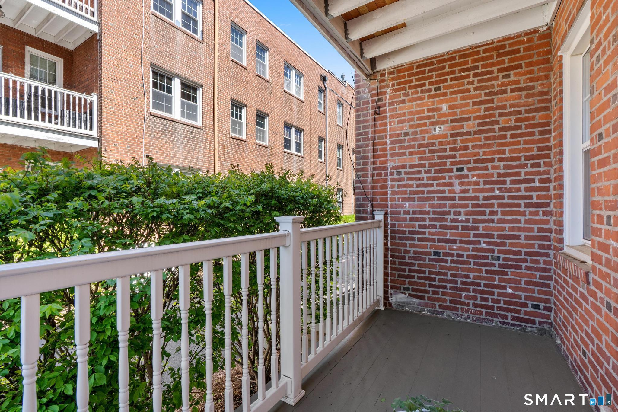 21 Robin Road West Hartford CT 06119