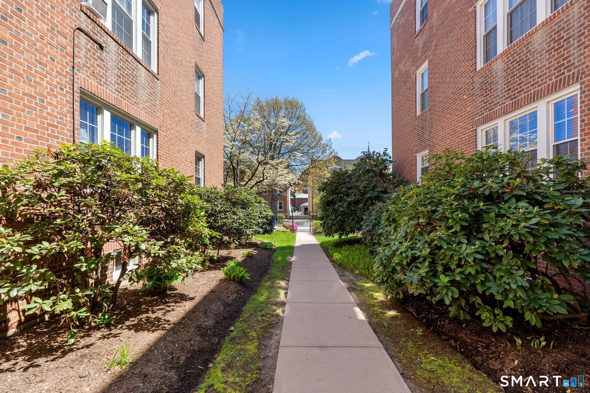 21 Robin Road West Hartford CT 06119