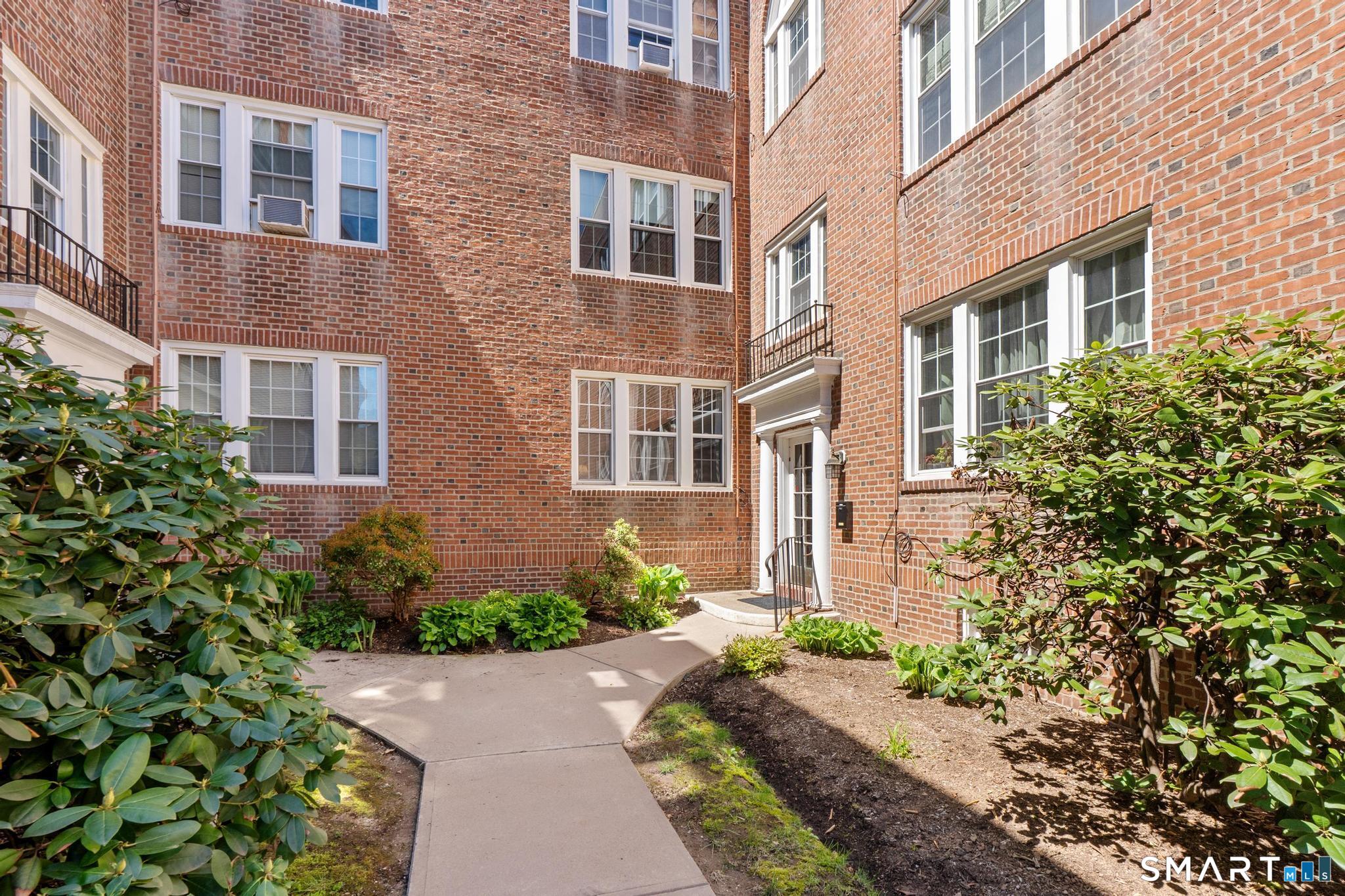 21 Robin Road West Hartford CT 06119