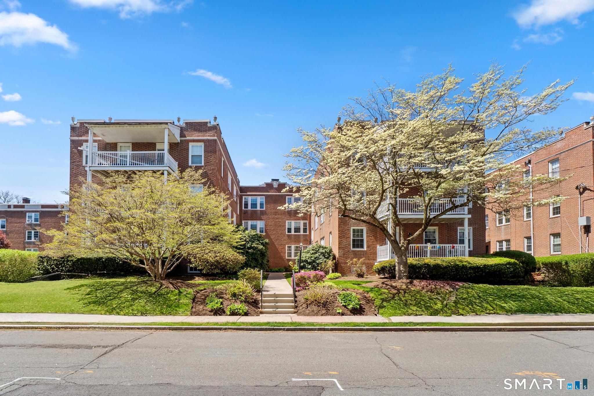 21 Robin Road West Hartford CT 06119