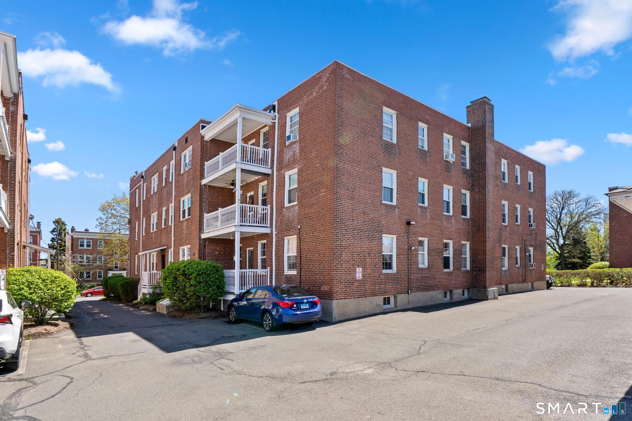 21 Robin Road West Hartford CT 06119