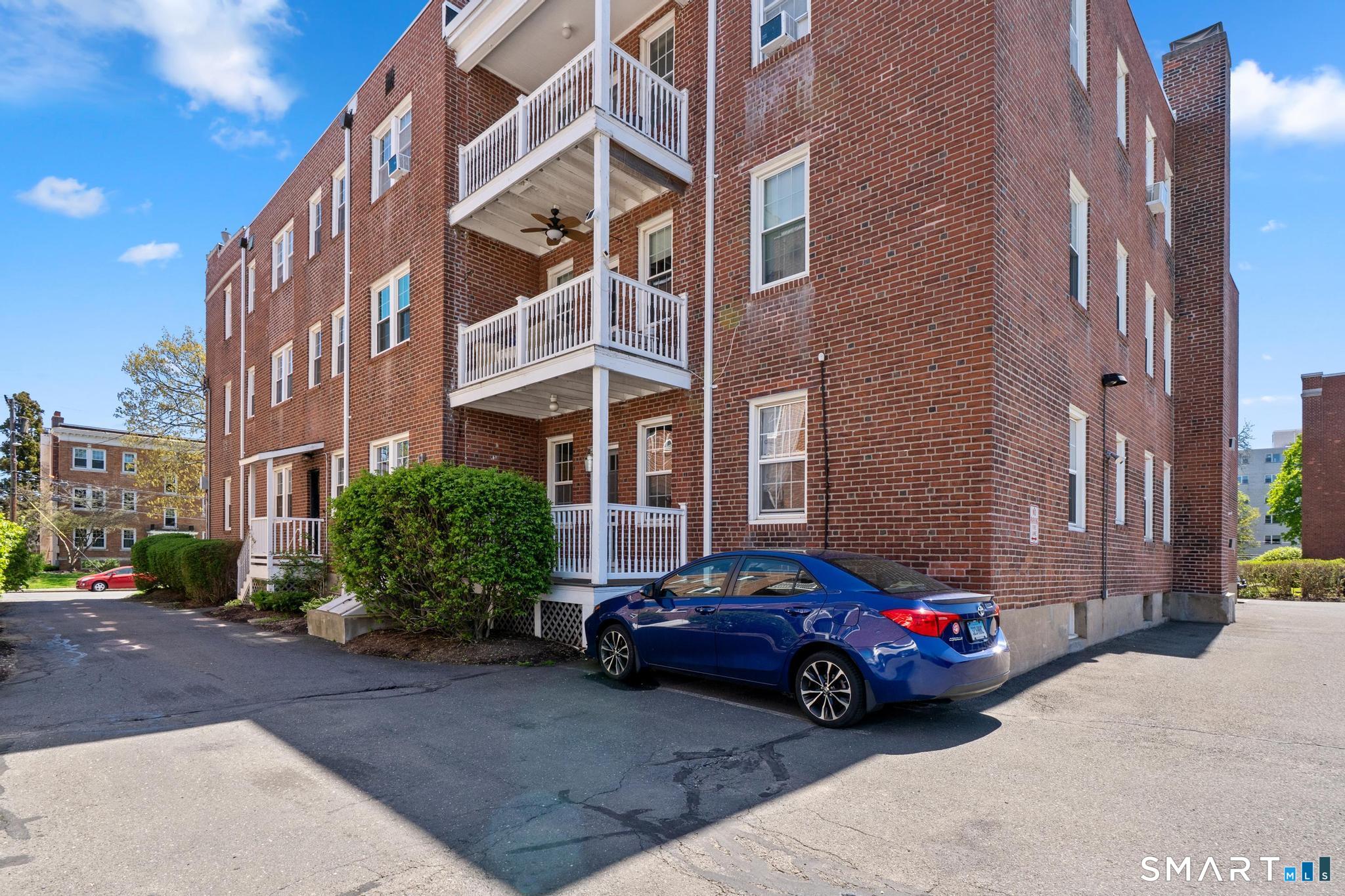 21 Robin Road West Hartford CT 06119