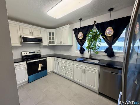 27 Crows Nest Lane Danbury CT 06811