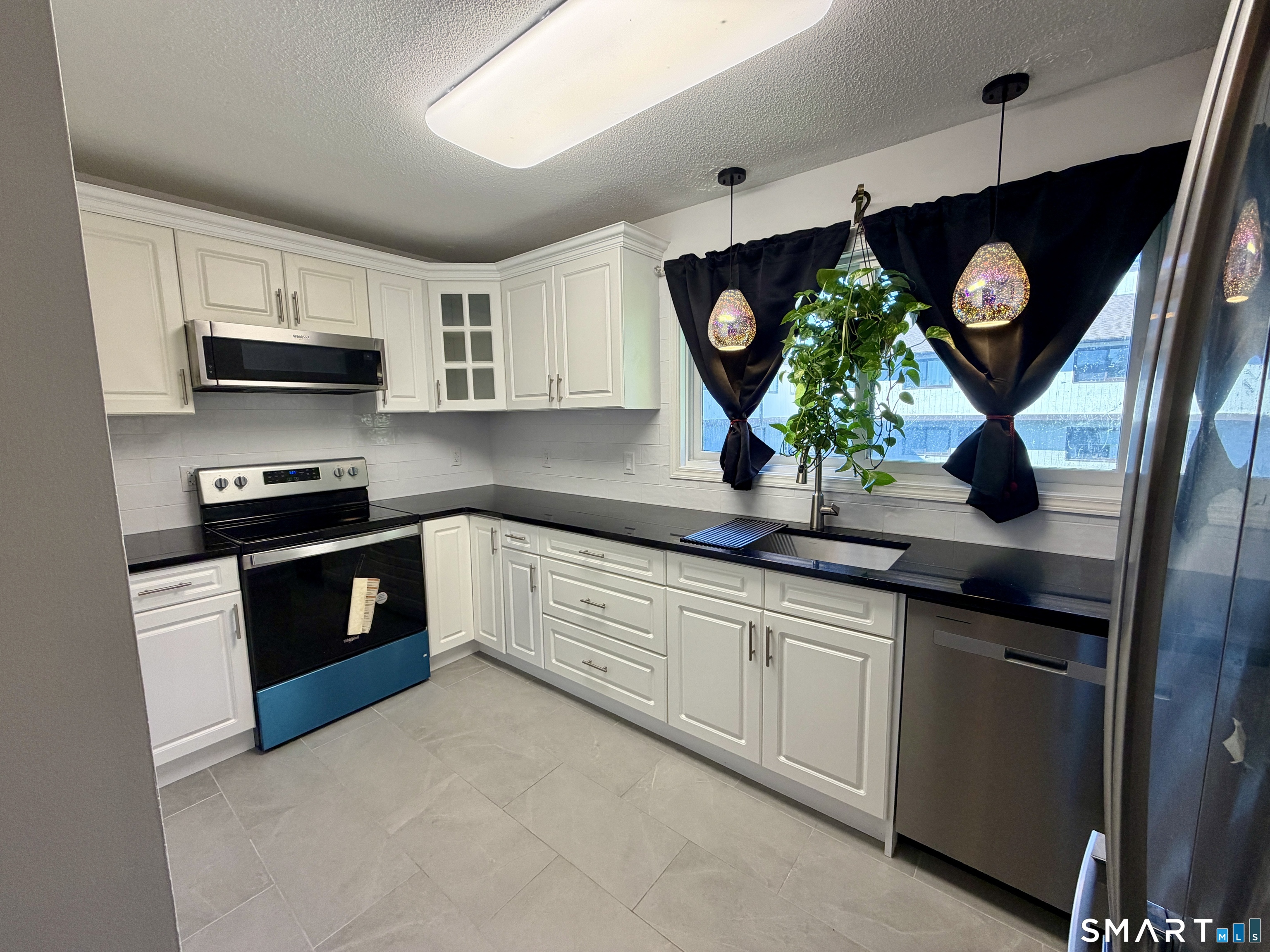 27 Crows Nest Lane Danbury CT 06811