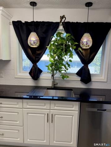 27 Crows Nest Lane Danbury CT 06811