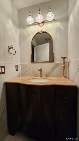 27 Crows Nest Lane Danbury CT 06811