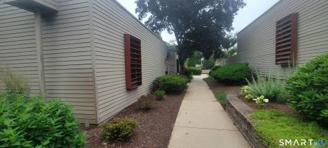 37 Charlton Hill Road Hamden CT 06518