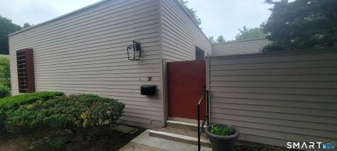 37 Charlton Hill Road Hamden CT 06518