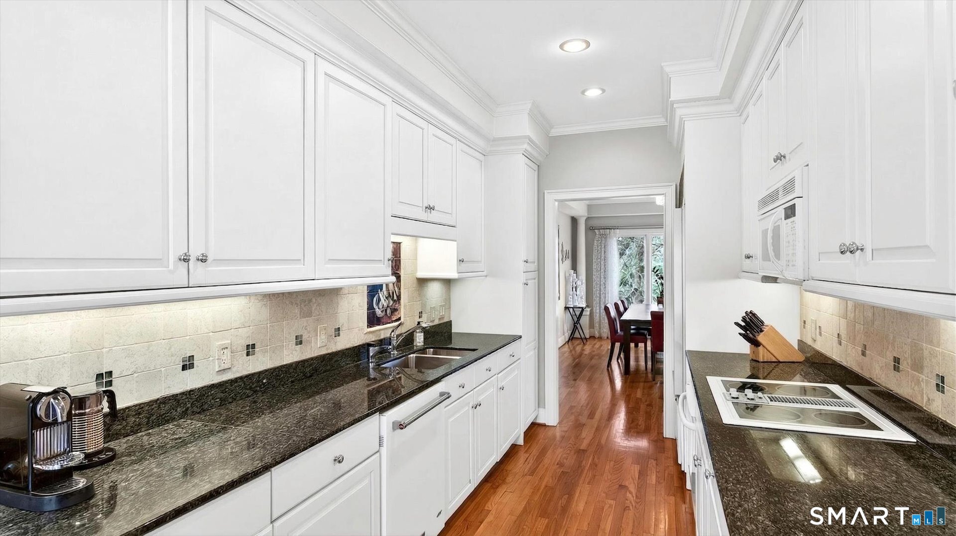 4 Thistle Hollow Avon CT 06001