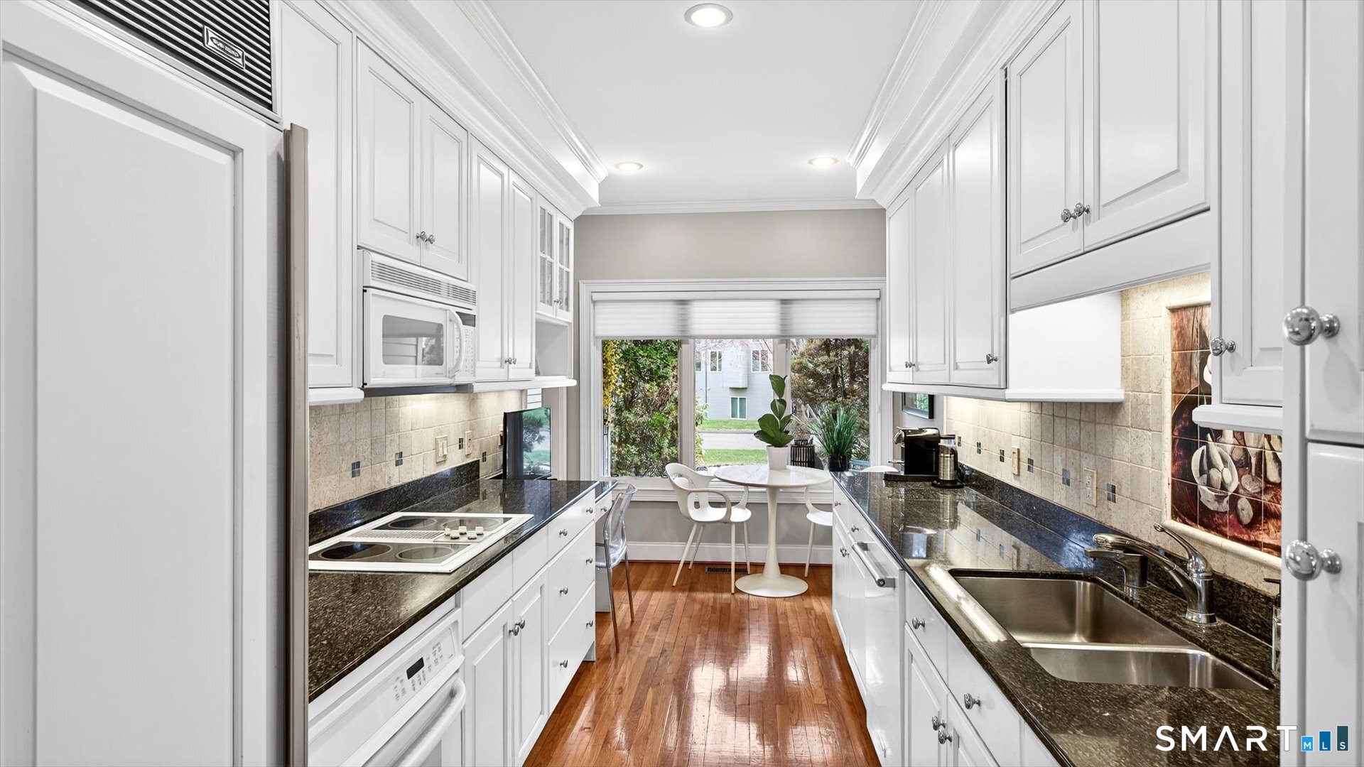 4 Thistle Hollow Avon CT 06001