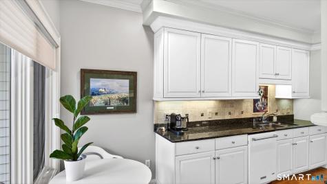 4 Thistle Hollow Avon CT 06001