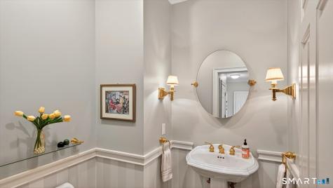 4 Thistle Hollow Avon CT 06001