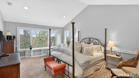 4 Thistle Hollow Avon CT 06001