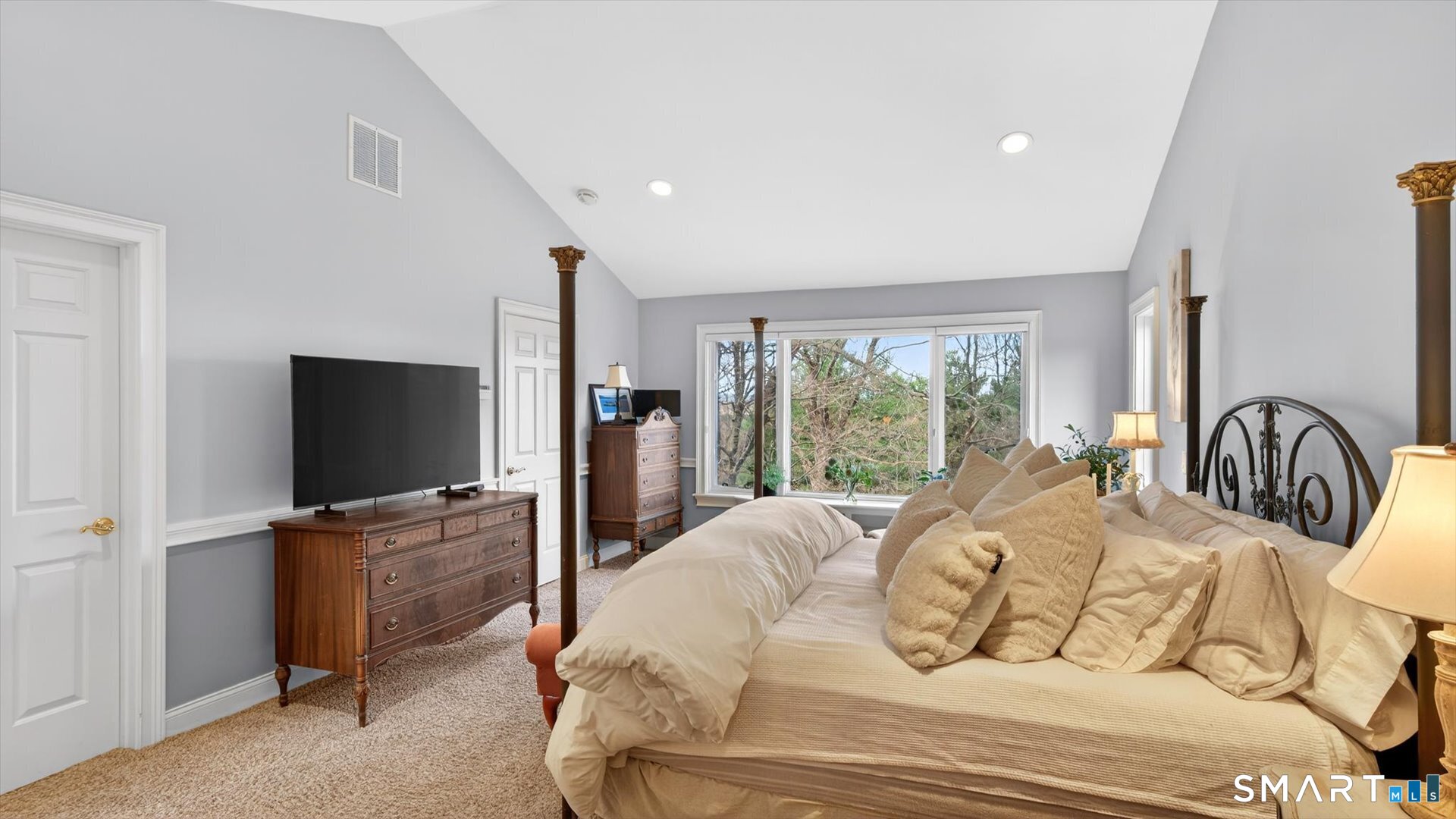 4 Thistle Hollow Avon CT 06001